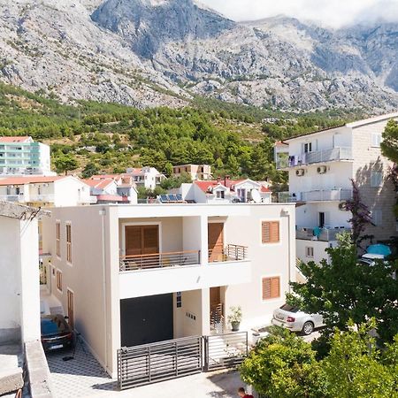 Apartmani Benzon Baška Voda エクステリア 写真