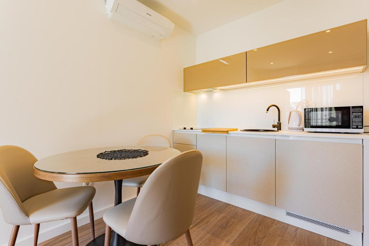 Apartmani Benzon Baška Voda エクステリア 写真