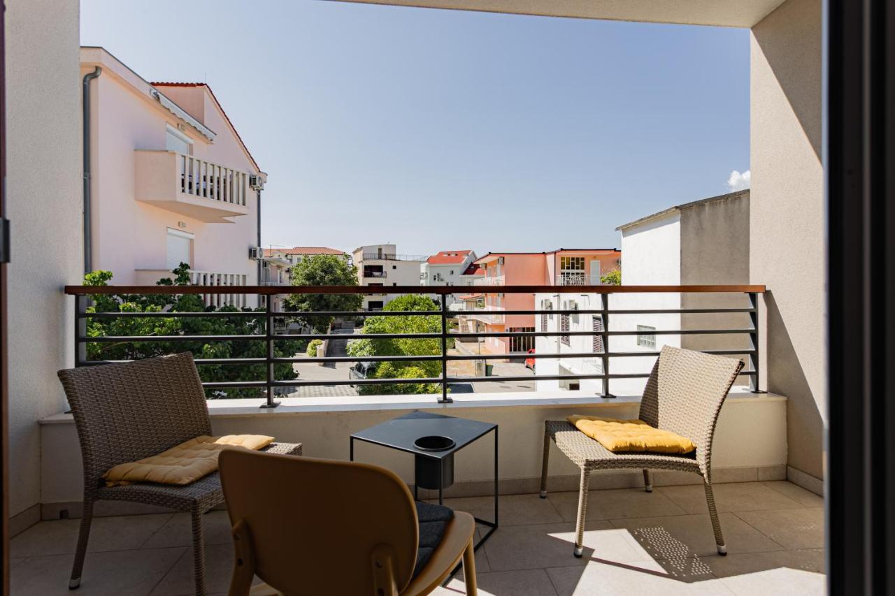 Apartmani Benzon Baška Voda エクステリア 写真