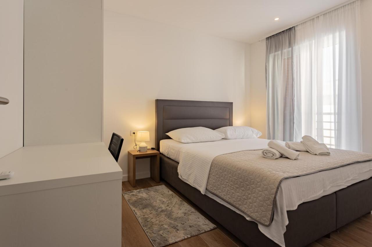 Apartmani Benzon Baška Voda エクステリア 写真