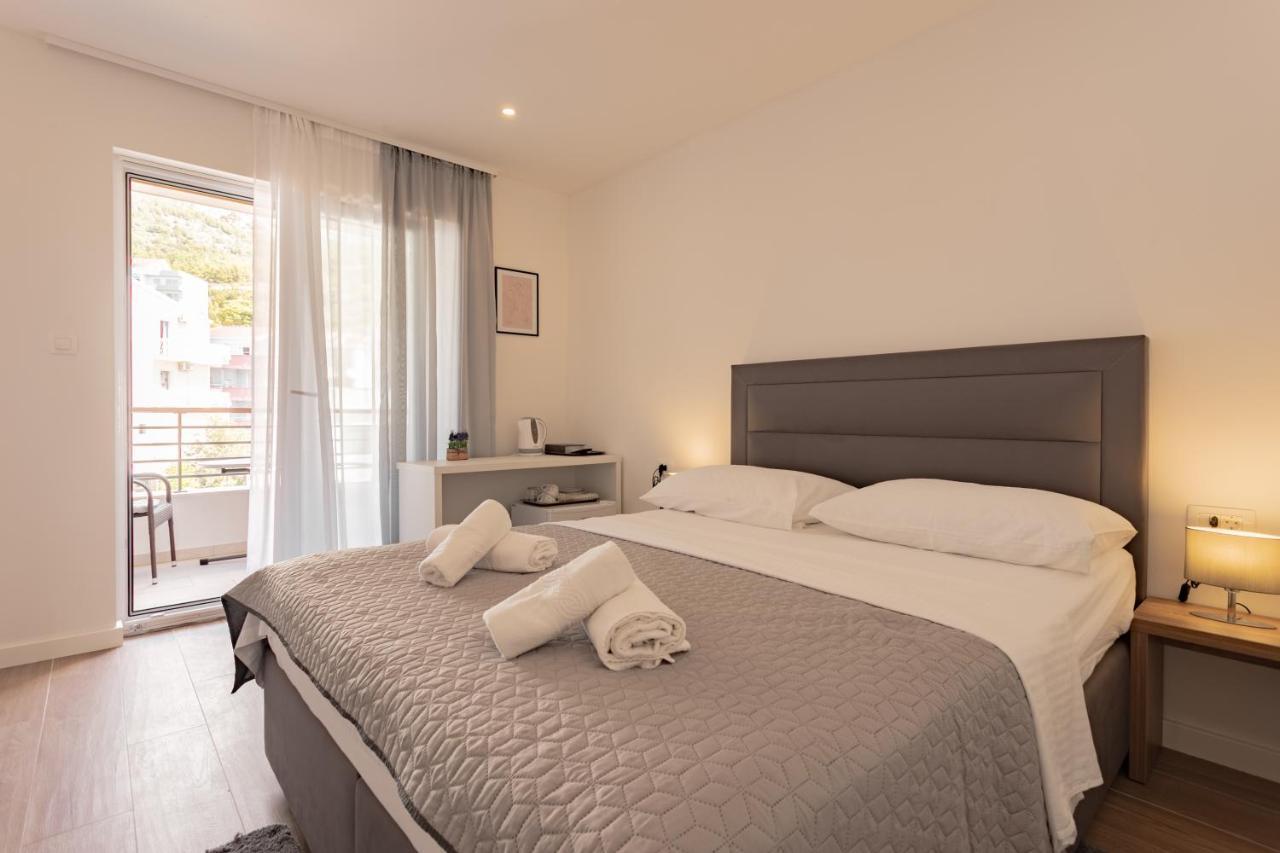 Apartmani Benzon Baška Voda エクステリア 写真