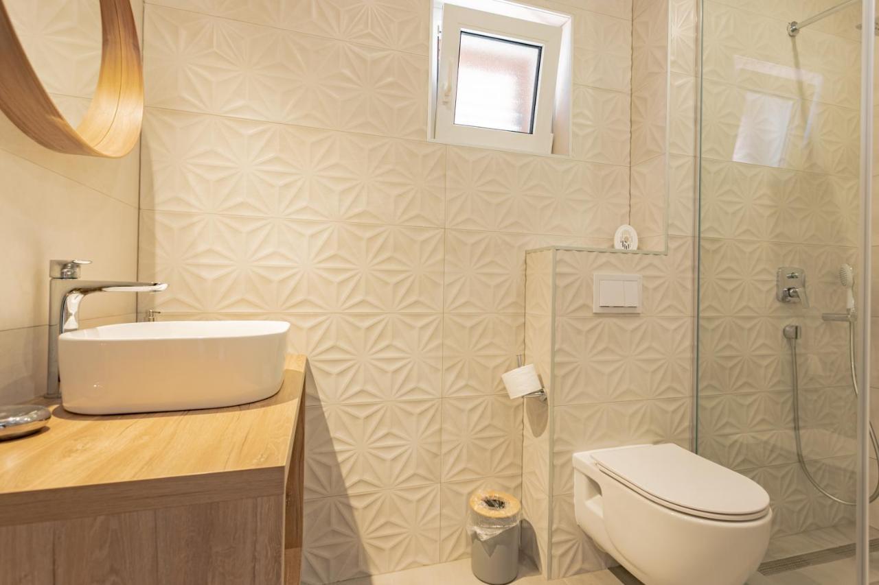 Apartmani Benzon Baška Voda エクステリア 写真