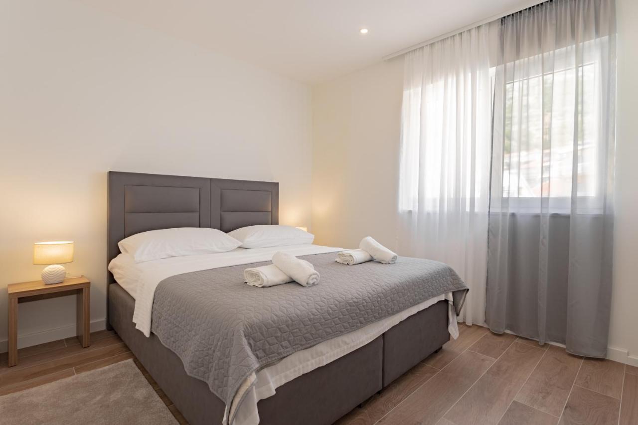 Apartmani Benzon Baška Voda エクステリア 写真