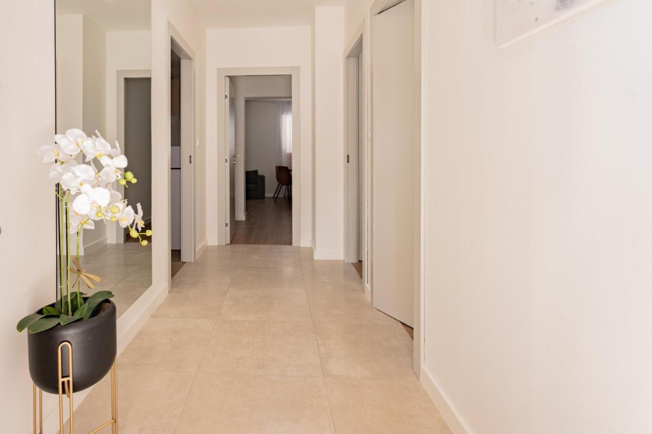 Apartmani Benzon Baška Voda エクステリア 写真
